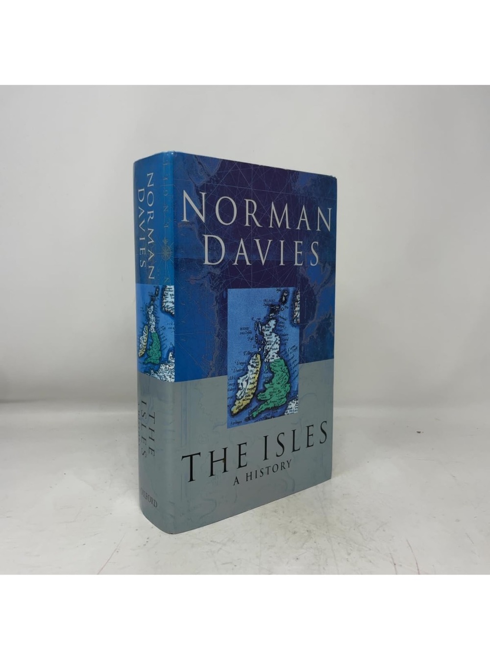 Norman Davies The Isles Hardcover - NWT